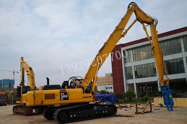 【挖掘機(jī)拆樓臂】什么是挖掘機(jī)拆樓臂？